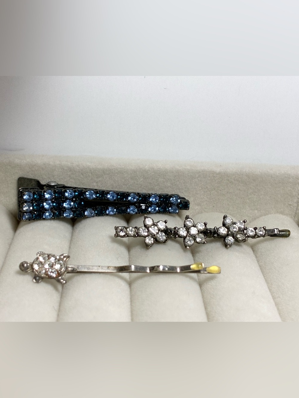 90s Y2K Rhinestone Hair Clip Lot Turtle Floral Bobby Pins Blue Snap Clip Vintage